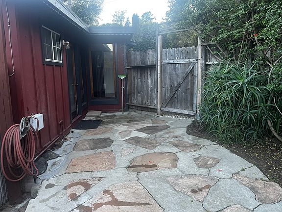 3rd image of 526 Fernwood Pacific Dr