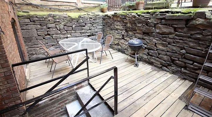 Rented by LJ Sloane Management | media 8