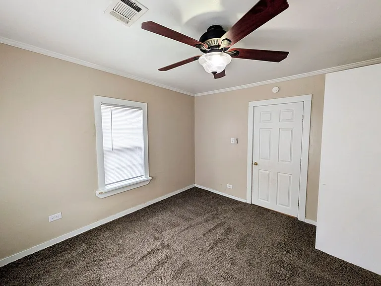 1030 Dallas St — Photo 12