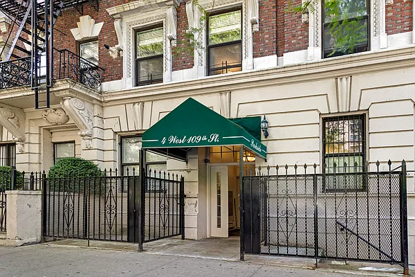 Sold by Compass | media 10