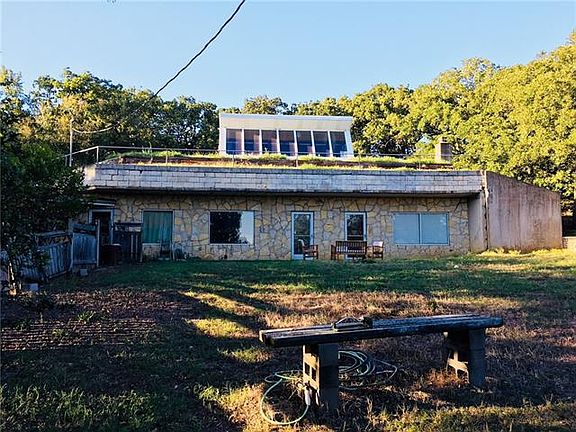 3rd image of 449 Wildwood Ln