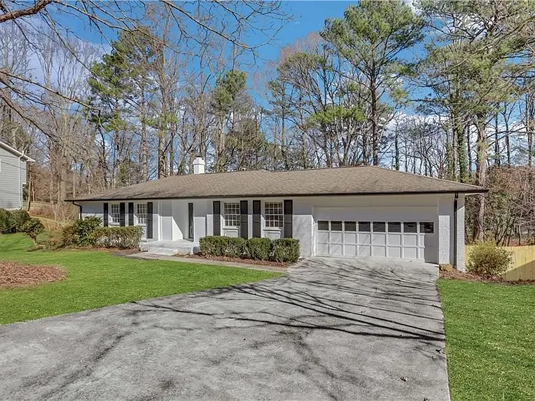 2298 Jay Ln SE — Photo 2