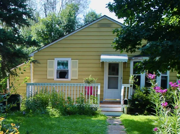 319 W Douglas Ave, Fergus Falls, MN 56537