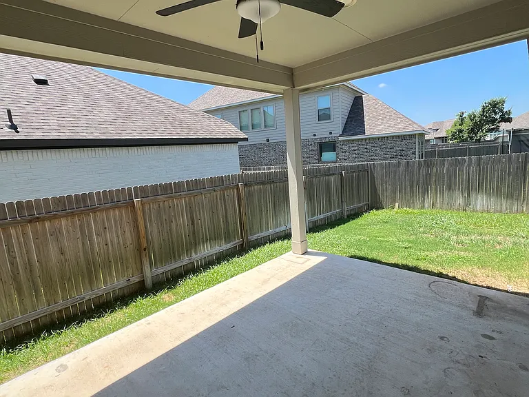 112 Freeman Loop — Photo 29