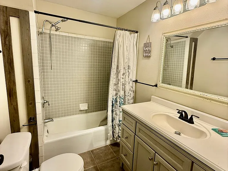 1404 N Rome Way — Photo 25