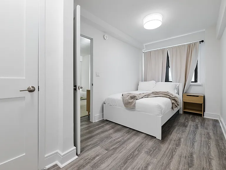 225 E 63rd St #LFF — Photo 12