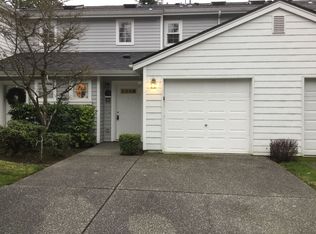 10030 Holly Dr APT 32, Everett, WA 98204