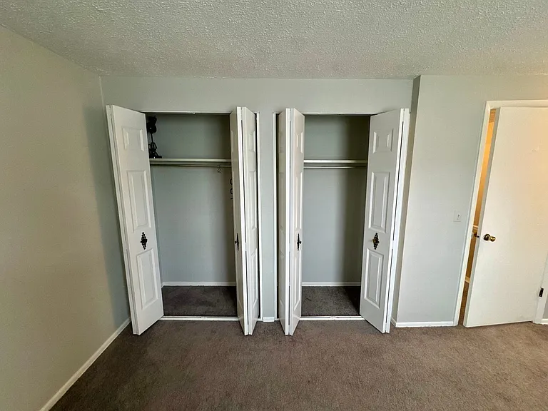 244 E Commons Dr — Photo 48