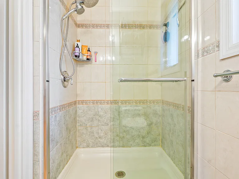 4506 Gretna St — Photo 6