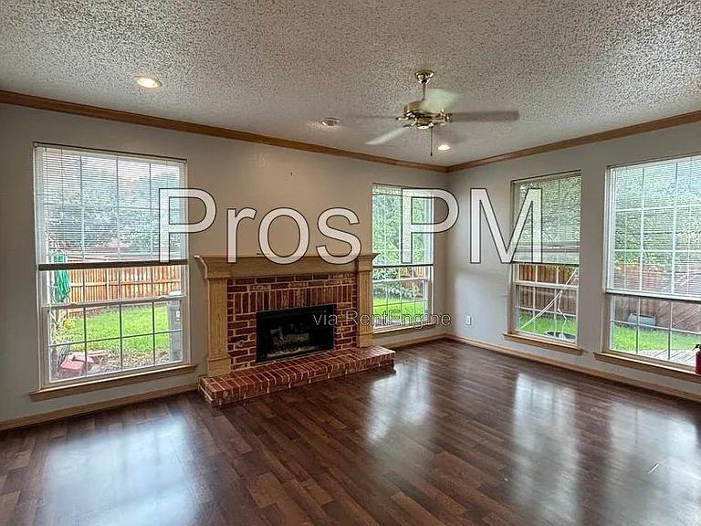 3101 Crickett Dr — Photo 14