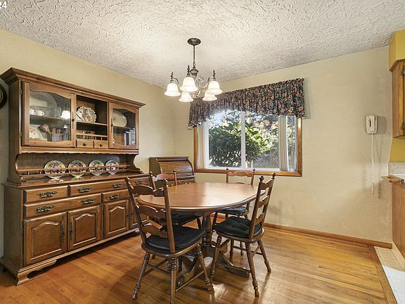 5th image of 9606 NE 69th St