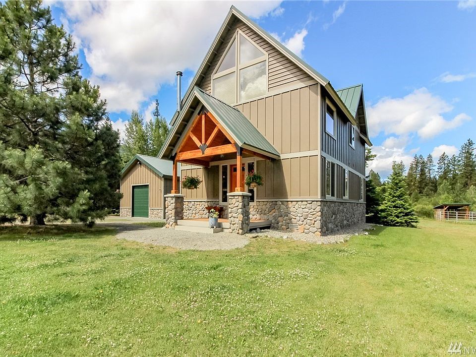 Builder's OWN Custom Home! One Owner- don't miss this!