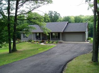 170 Holiday Ln, Blanchester, OH 45107