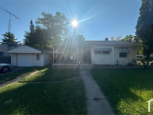 3 bed, 5968 sqft, $900 — Photo 1