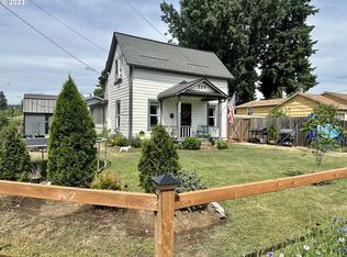 809 S 6th St, Cottage Grove, OR 97424