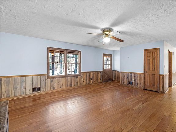 5th image of 730 Bell Rd SE