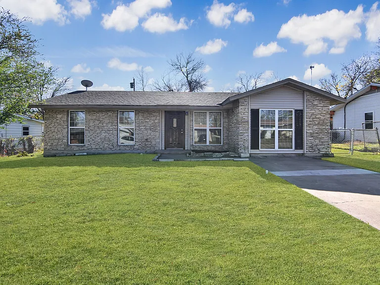 1206 Bonner Dr — Photo 1