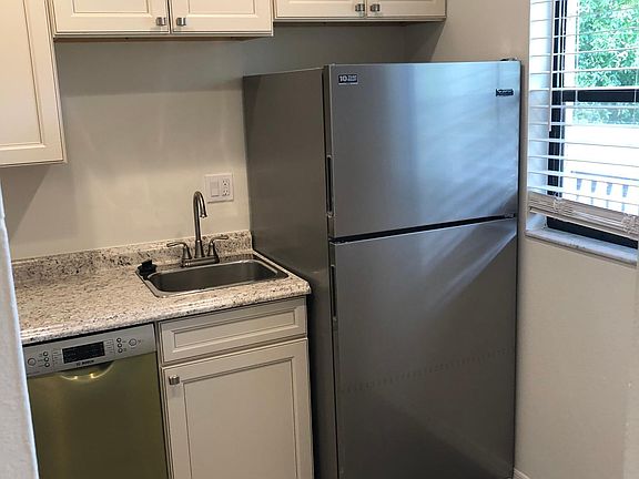 Deep sink with disposal, MAYTAG fridge, low db dishwasher