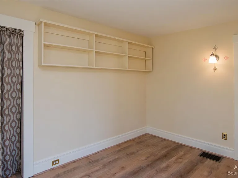 5071 Plymouth Rd — Photo 14