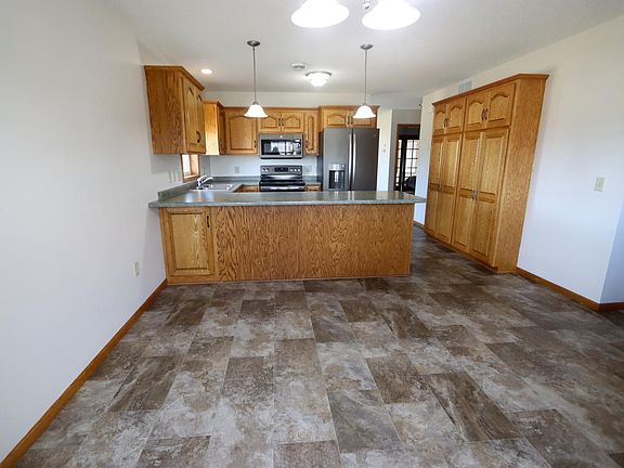 3rd image of 601 Cottonwood Ave