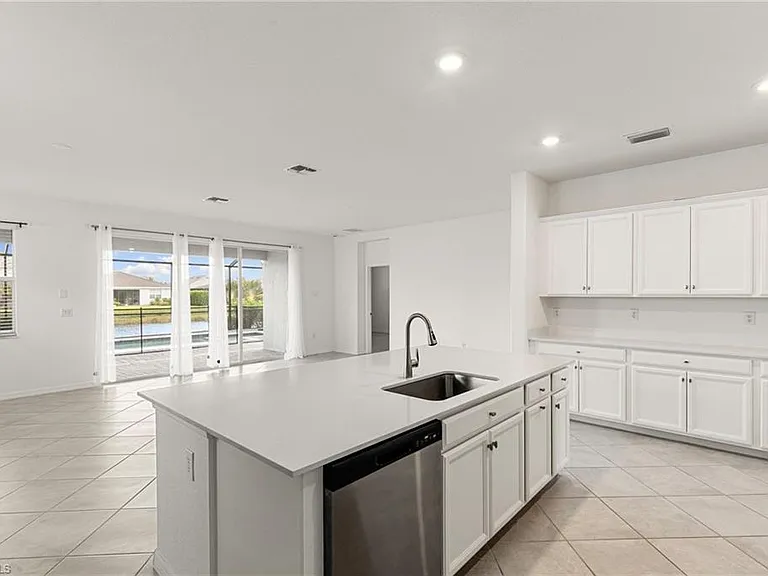 2525 Kona Way — Photo 5