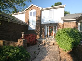 1116 Cobridge Dr, Rochester Hills, MI 48306