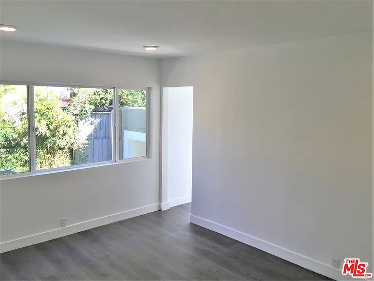 W West Dr — Photo 15