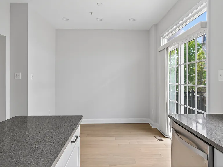 89 Southgate Ave — Photo 39