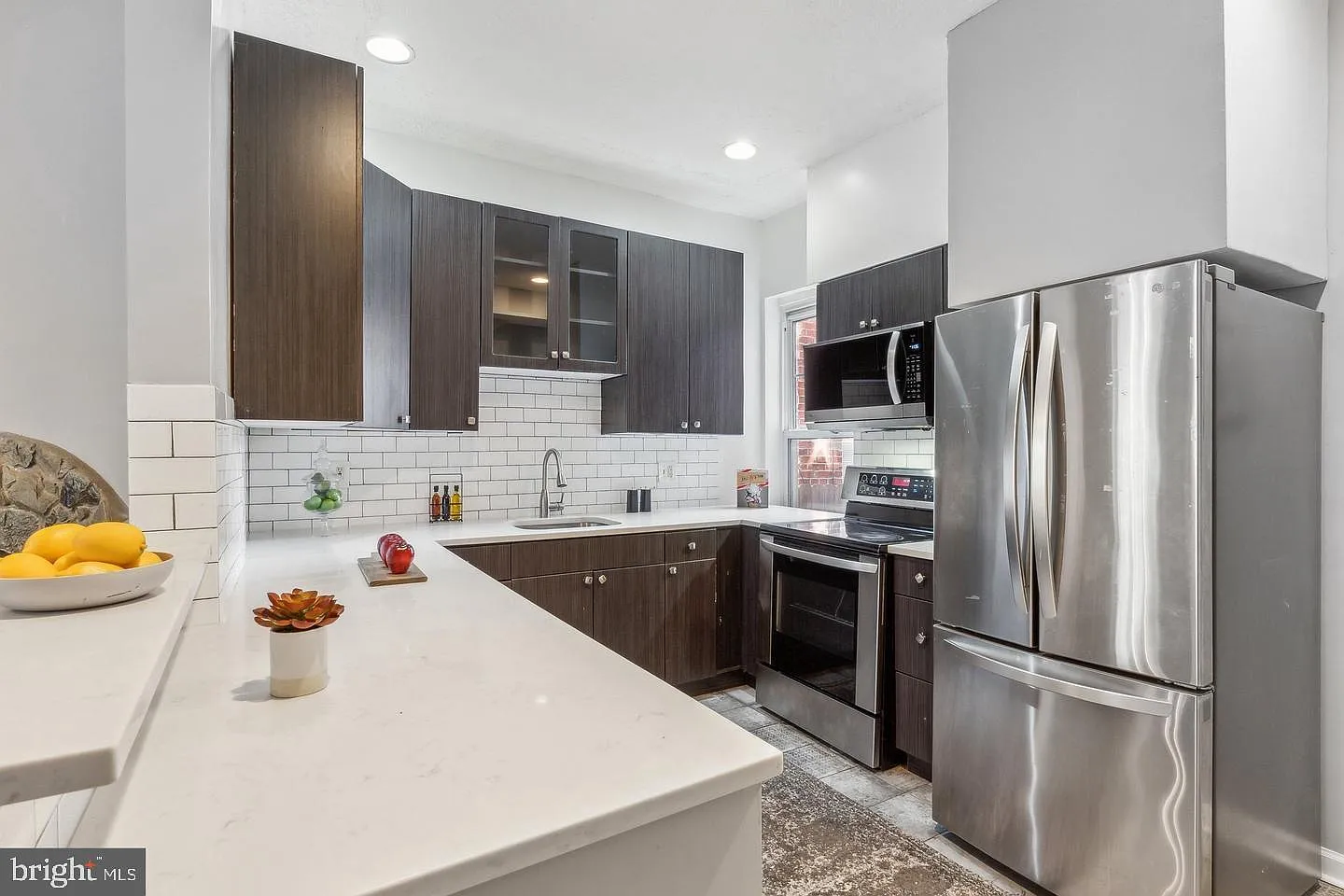 2 bed, 1.0 bath, 900 sqft, $2,450 — Photo 1