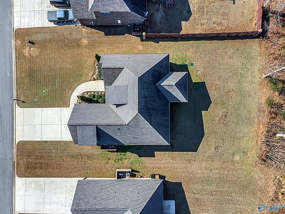 4th image of 29241 Carnaby Ln