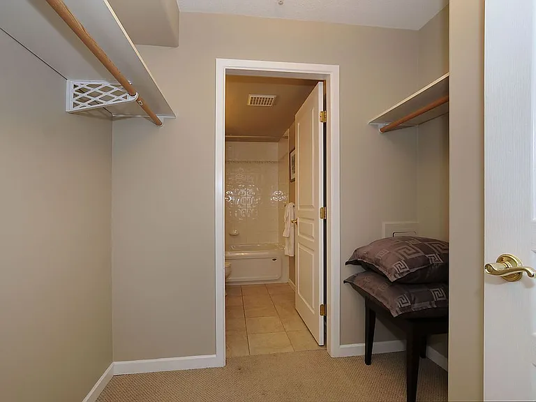 27 Songhees Rd #304 — Photo 45