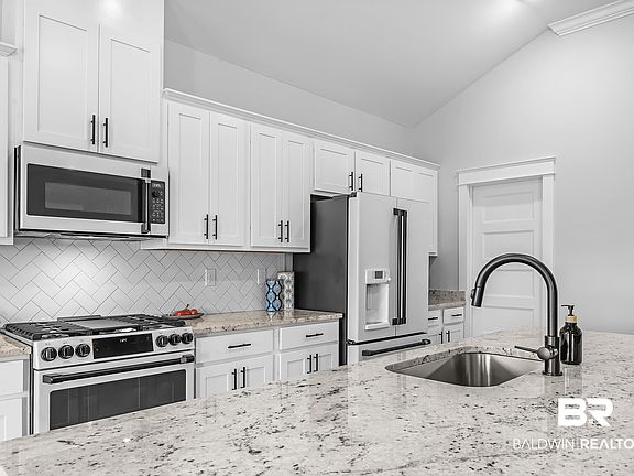 3rd image of 9487 Volterra Ave