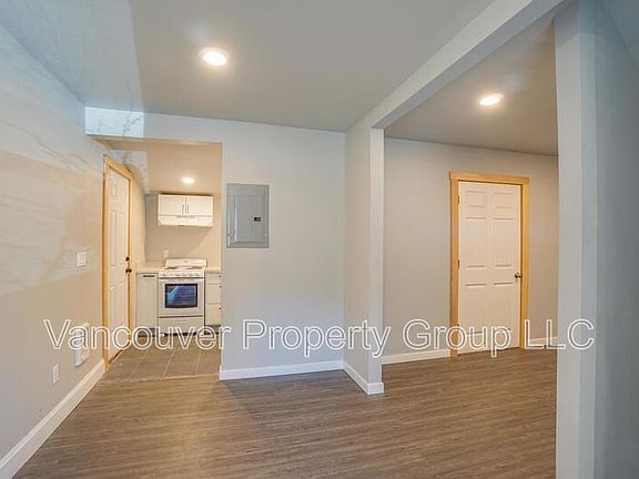 5th image of 11400 NE 131st St Unit 2