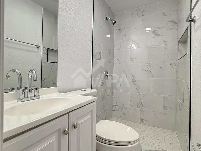 1026 Flanders Ave — Photo 9