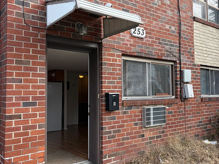 253 Grant Ave #9 — Photo 10