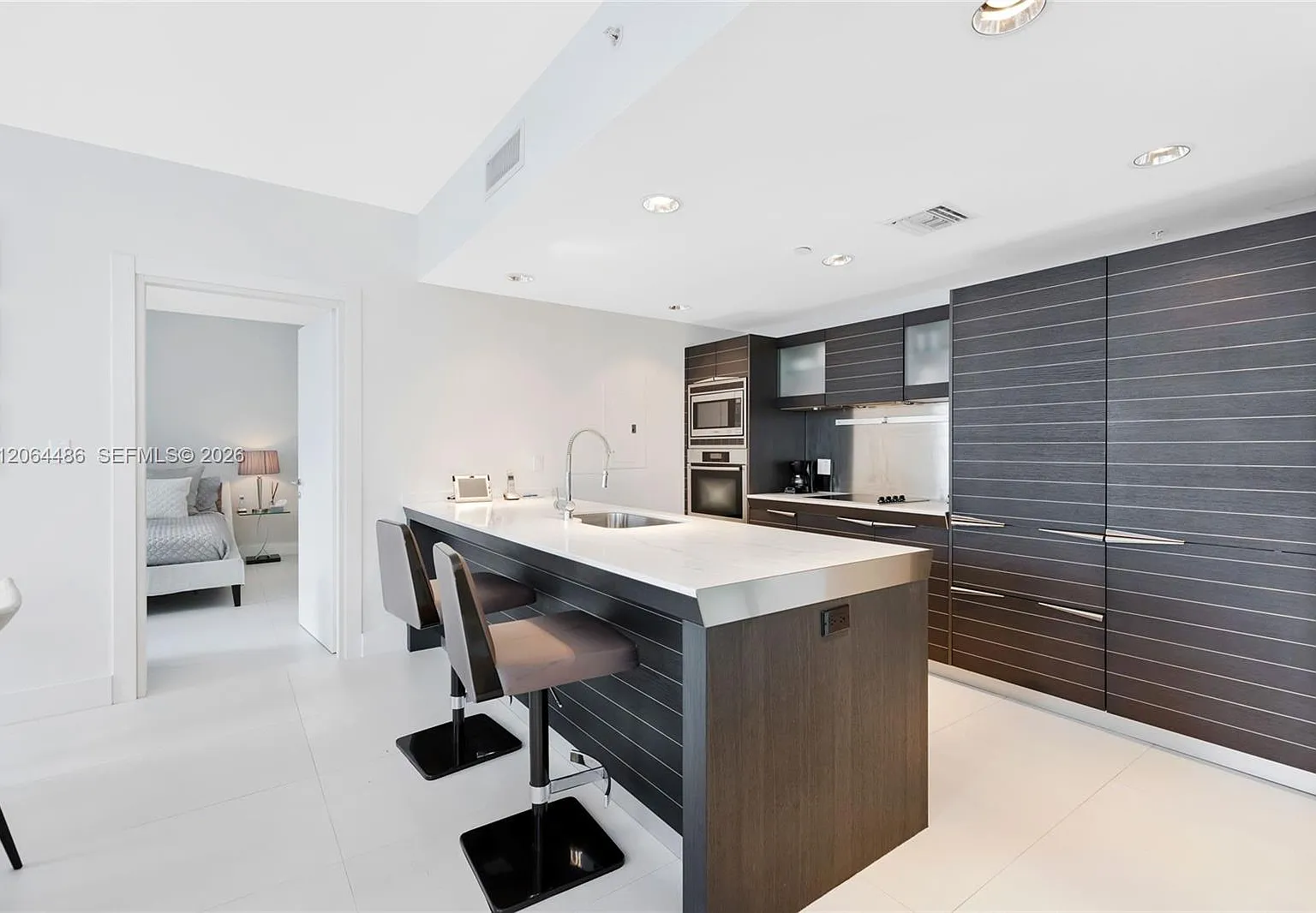 Epic West Condo — Photo 3