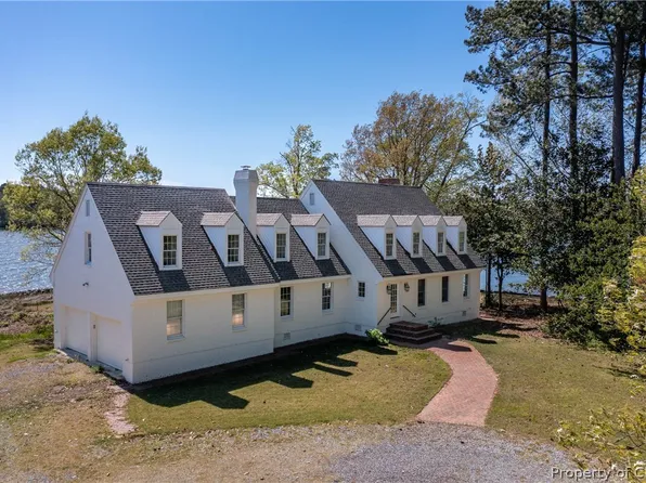 1054 Elm Grove Ln, North, VA 23128