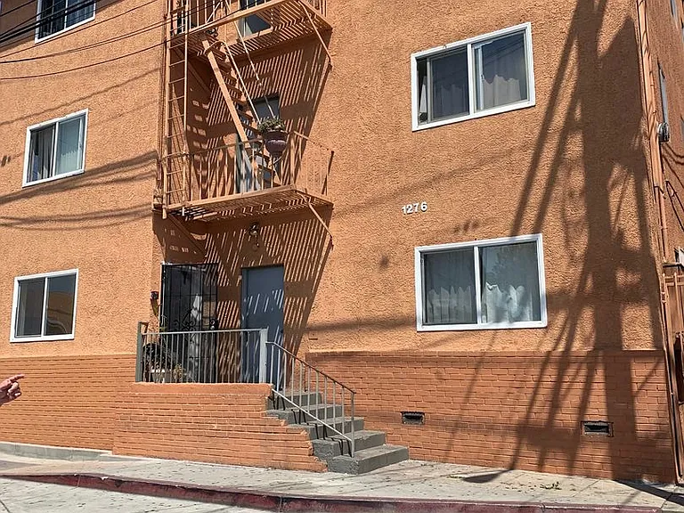 1276 Chestnut Ave — Photo 1