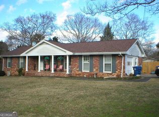 379 N 5th Ave, Winder, GA 30680