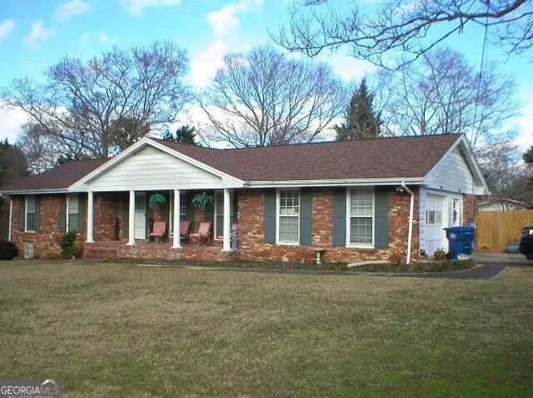 379 N 5th Ave, Winder, GA 30680