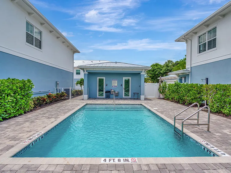 4695 SE Manatee Way — Photo 30