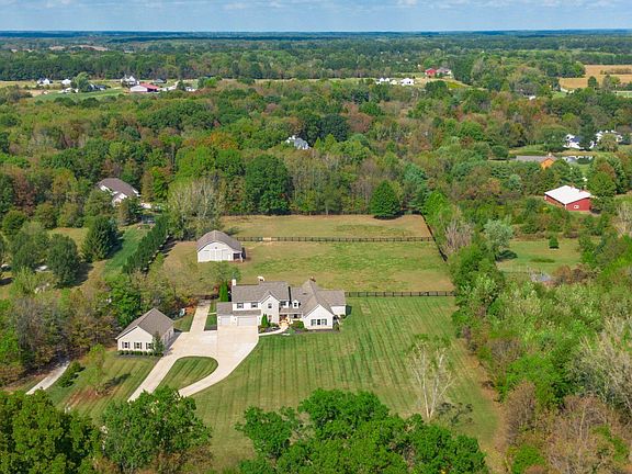 3rd image of 6861 Heverlo Rd