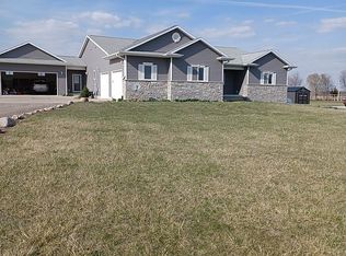 4805 Greenbelt Dr, Cedar Falls, IA 50613