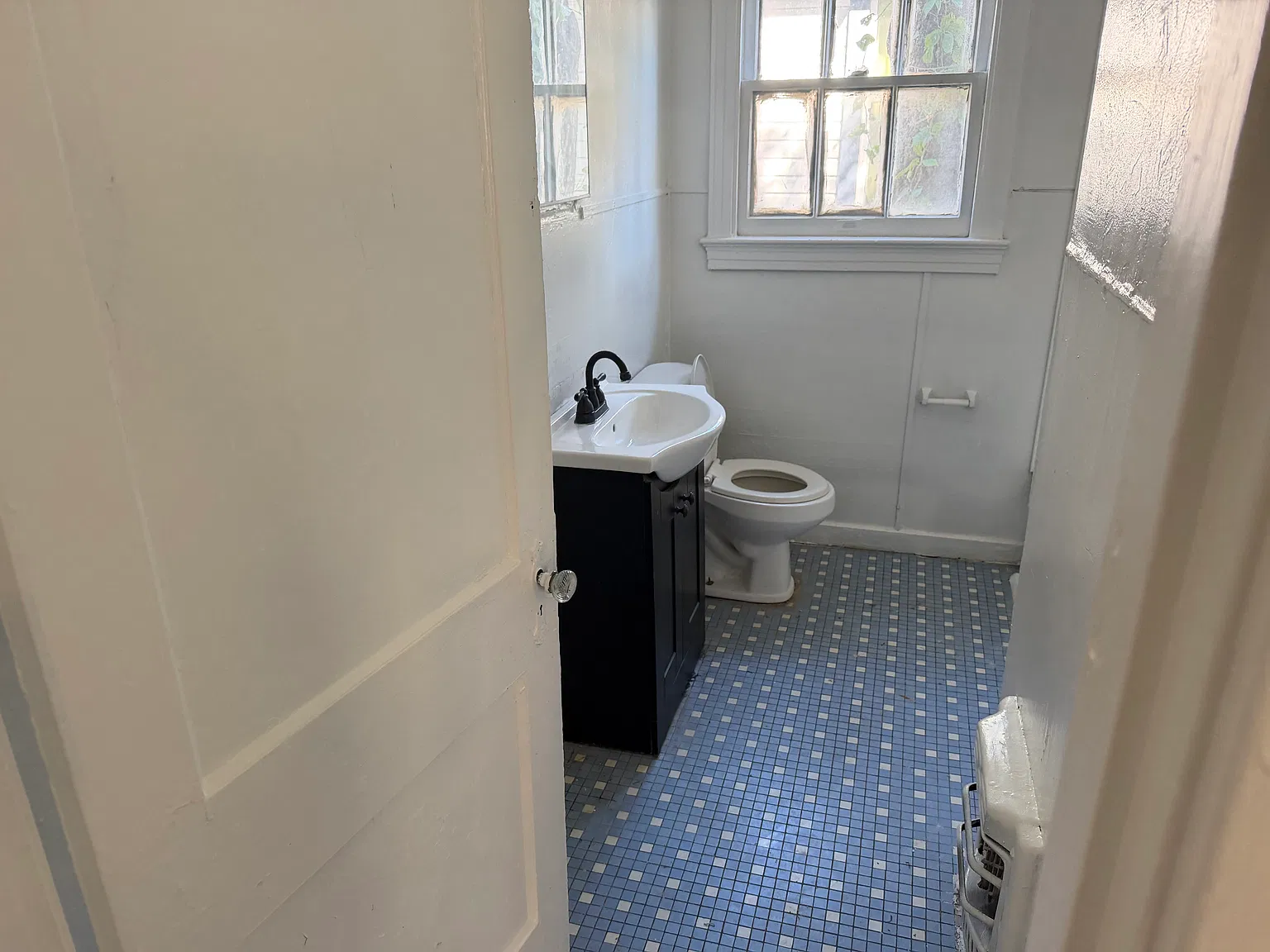 3 bed, 1122 sqft, $989 — Photo 3