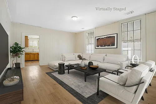 1031 Ash St Photo 1