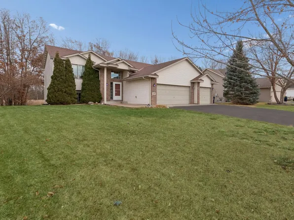 11876 N Meadow Curv, Lindstrom, MN 55045