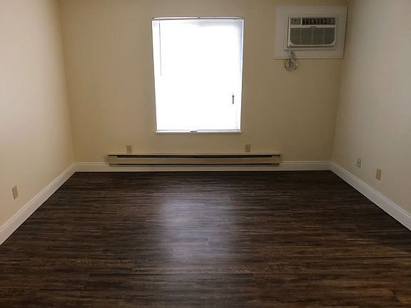 3rd image of 7 Village Dr APT 6