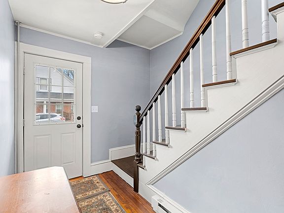 2nd image of 5 Lafayette Rd #1