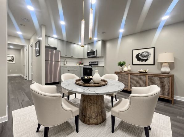 825 Ashford St UNIT 2