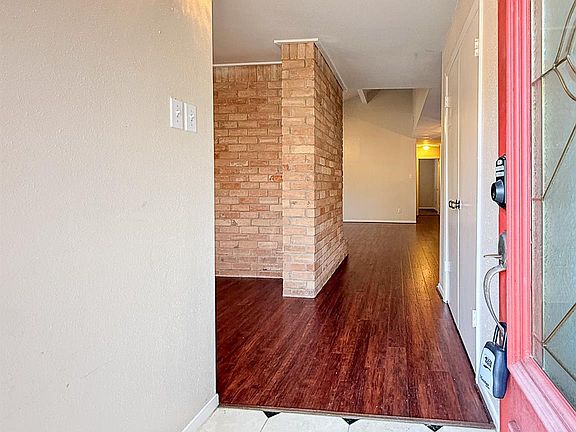 3rd image of 3306 Hunterwood Dr